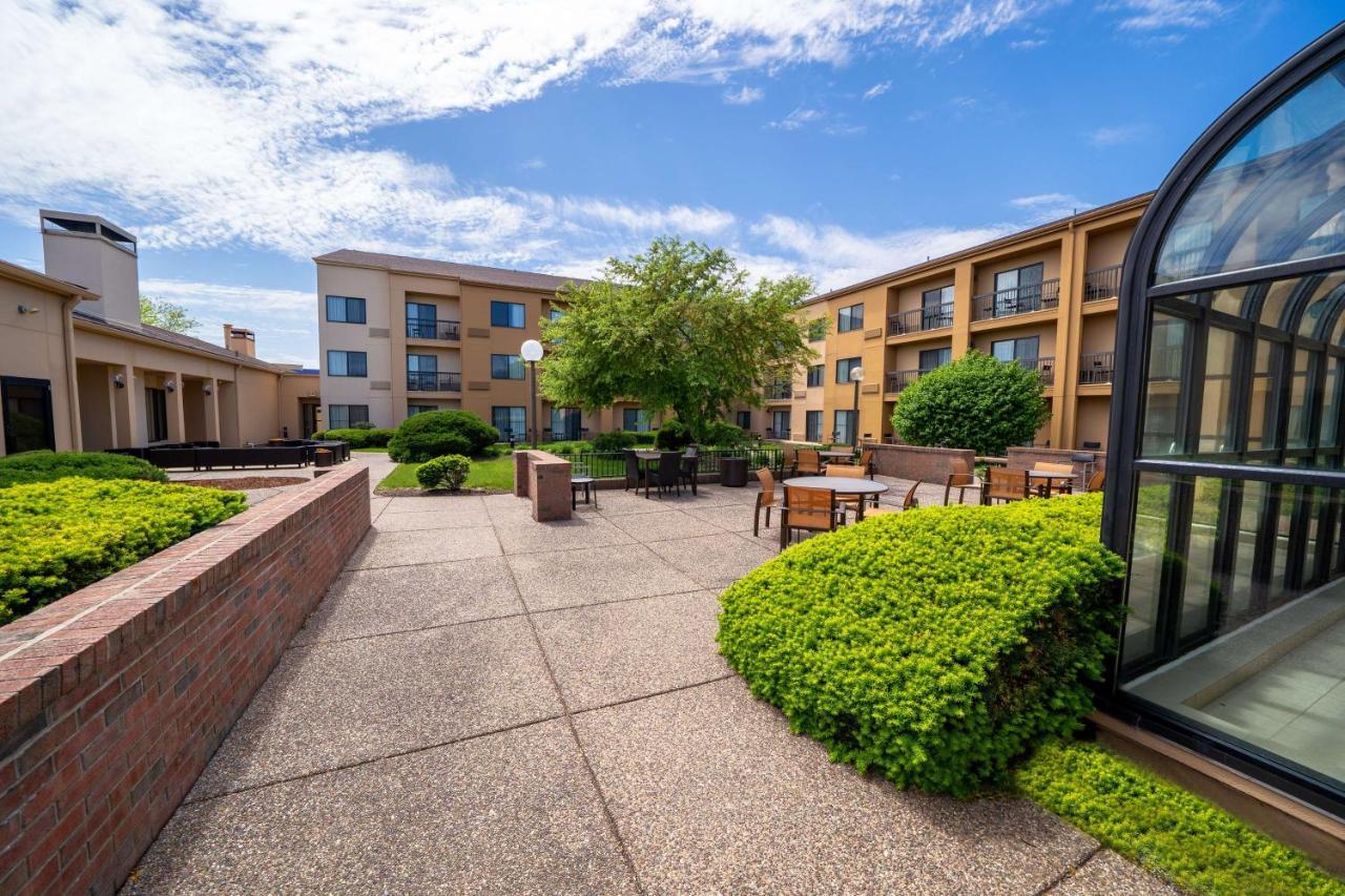 Iowa Inn Bettendorf Quad Cities Eksteriør billede