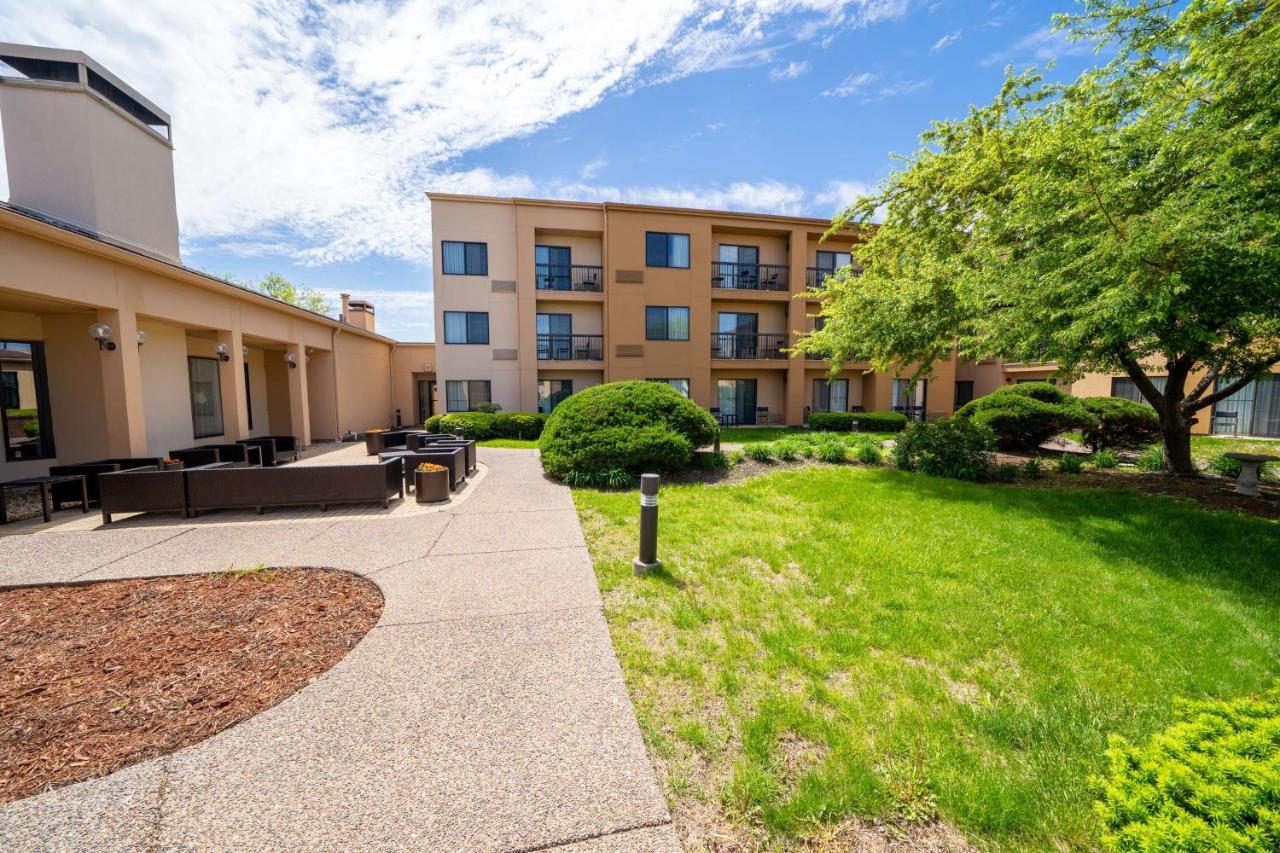 Iowa Inn Bettendorf Quad Cities Eksteriør billede